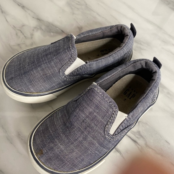 Boys slide on’s - Picture 2 of 2